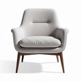 Poltrona in tessuto grigio con cuscino estraibile e base in legno 70 x 80 x 80cm
